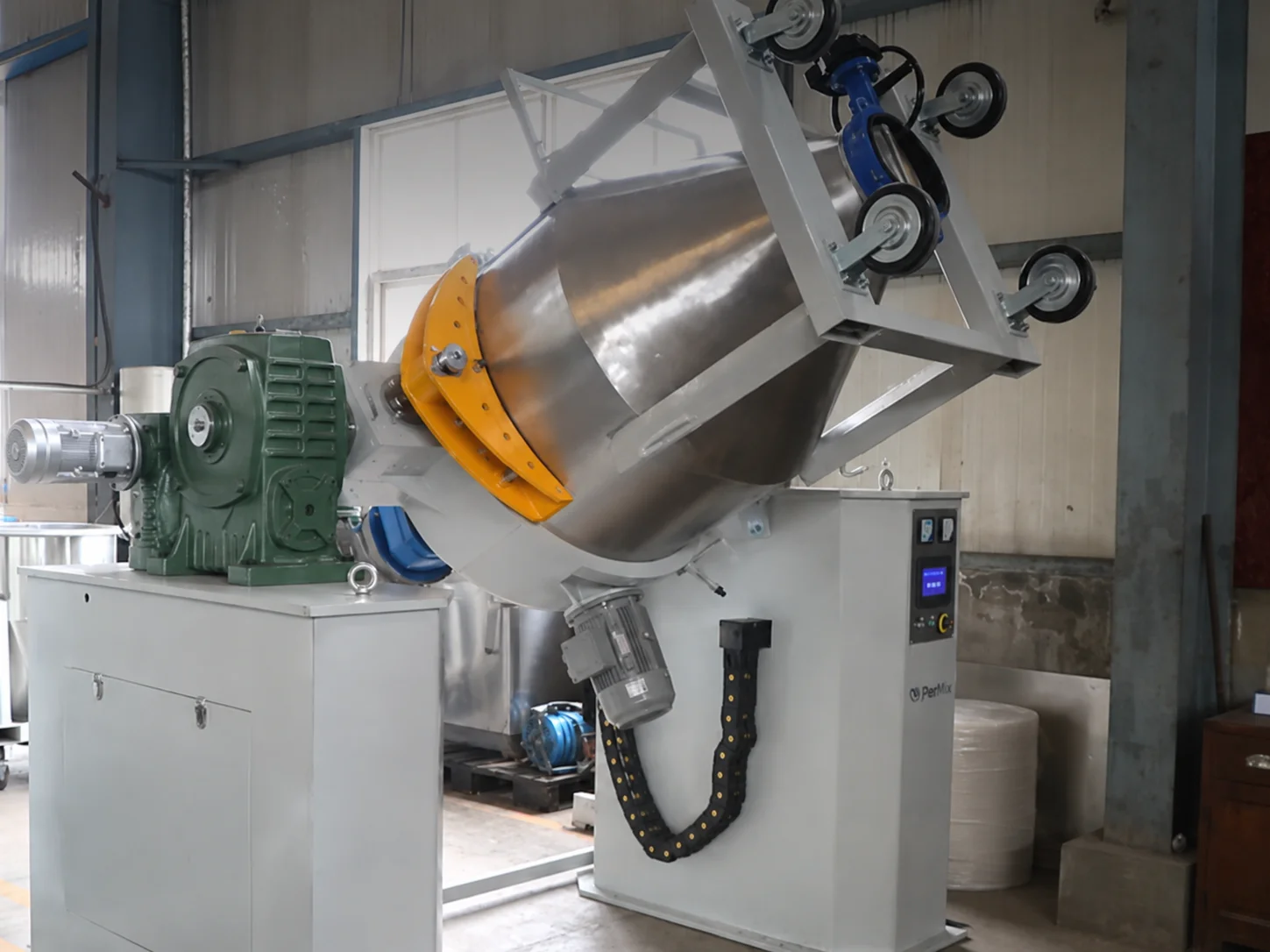 How to Choose the Right Container Mixer for Powder Coating